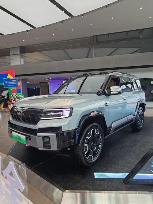 成都114比亚迪方程豹硬派越野的爆款，英菲尼迪35周年与你共成长